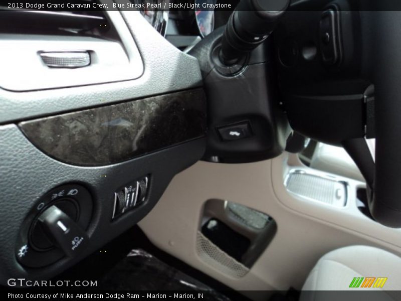 Blue Streak Pearl / Black/Light Graystone 2013 Dodge Grand Caravan Crew