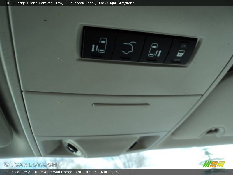 Blue Streak Pearl / Black/Light Graystone 2013 Dodge Grand Caravan Crew