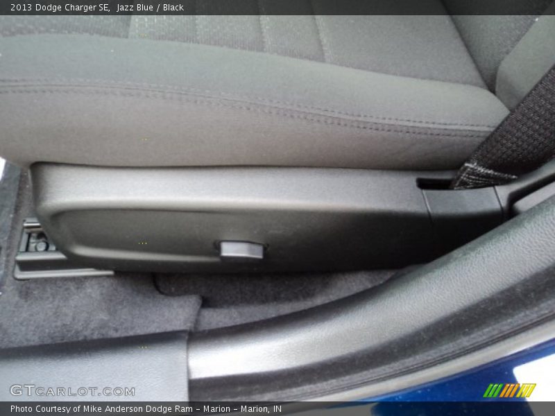 Jazz Blue / Black 2013 Dodge Charger SE