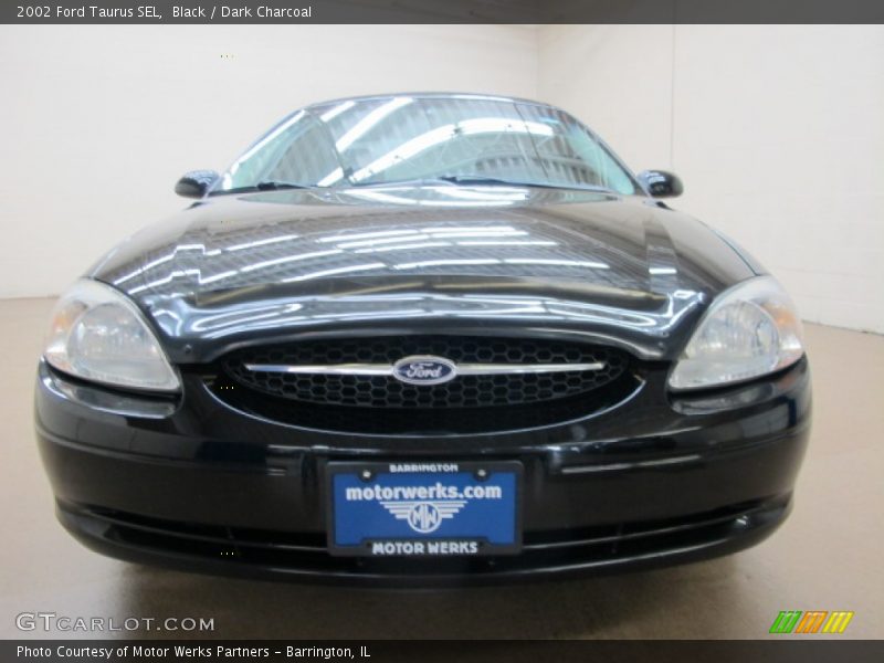 Black / Dark Charcoal 2002 Ford Taurus SEL