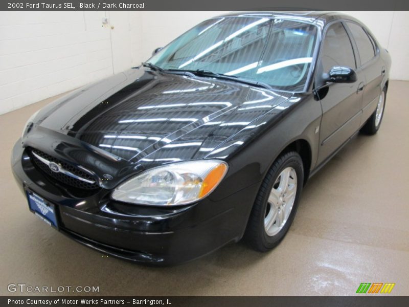Black / Dark Charcoal 2002 Ford Taurus SEL
