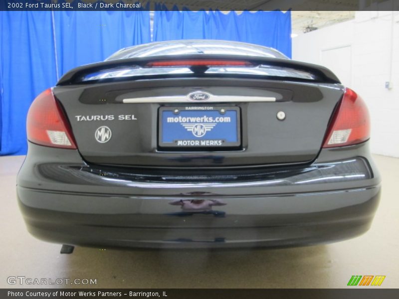 Black / Dark Charcoal 2002 Ford Taurus SEL