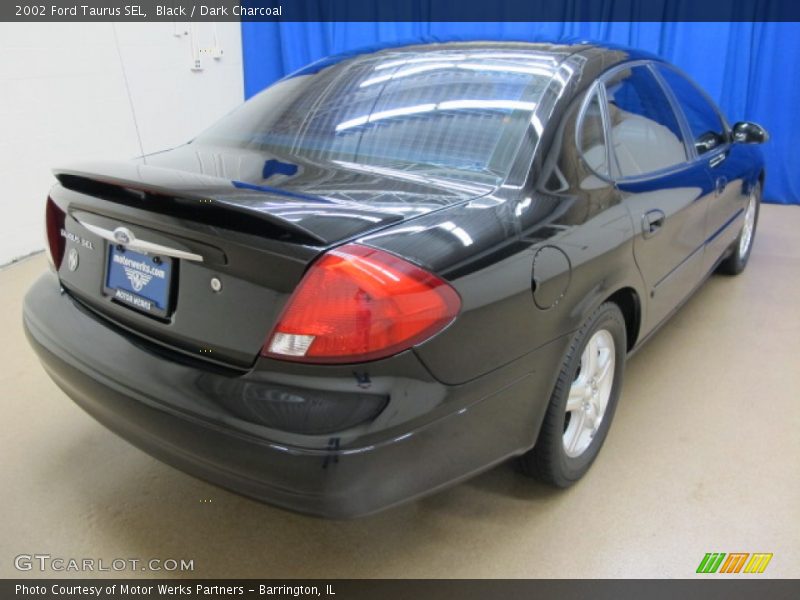Black / Dark Charcoal 2002 Ford Taurus SEL