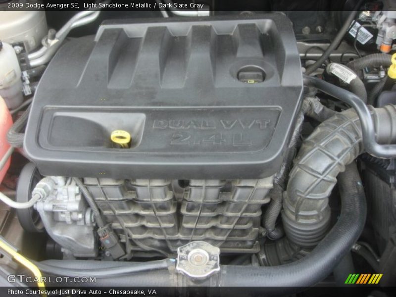 Light Sandstone Metallic / Dark Slate Gray 2009 Dodge Avenger SE