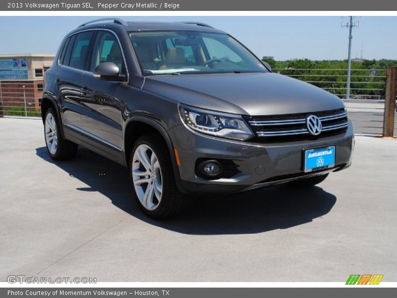 Pepper Gray Metallic / Beige 2013 Volkswagen Tiguan SEL
