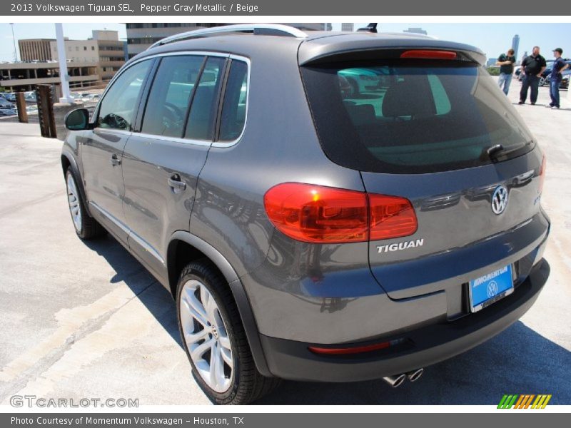 Pepper Gray Metallic / Beige 2013 Volkswagen Tiguan SEL