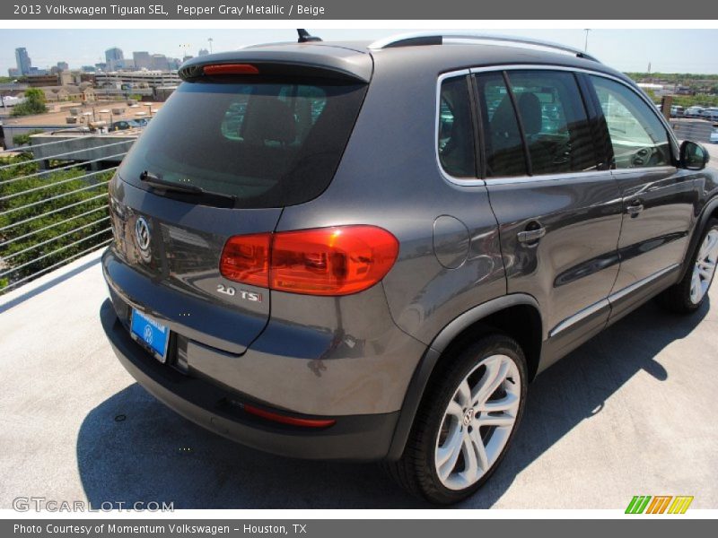 Pepper Gray Metallic / Beige 2013 Volkswagen Tiguan SEL
