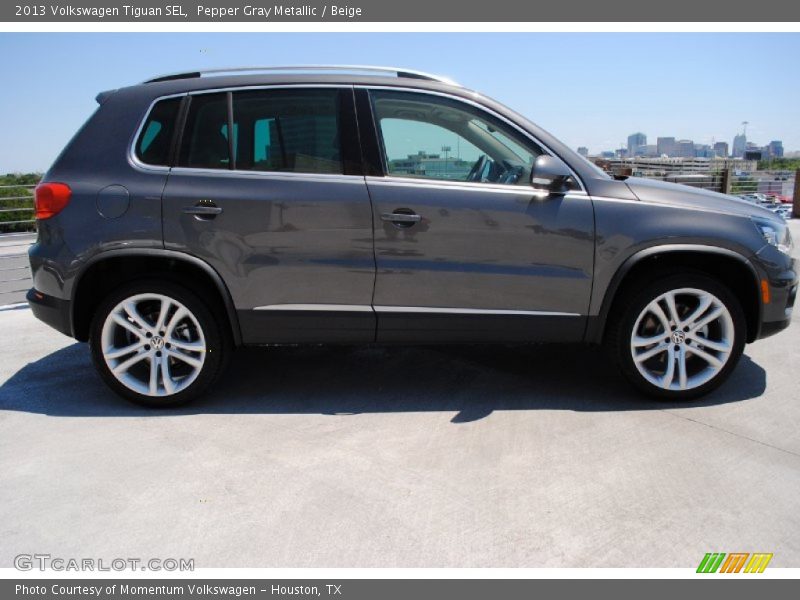 Pepper Gray Metallic / Beige 2013 Volkswagen Tiguan SEL