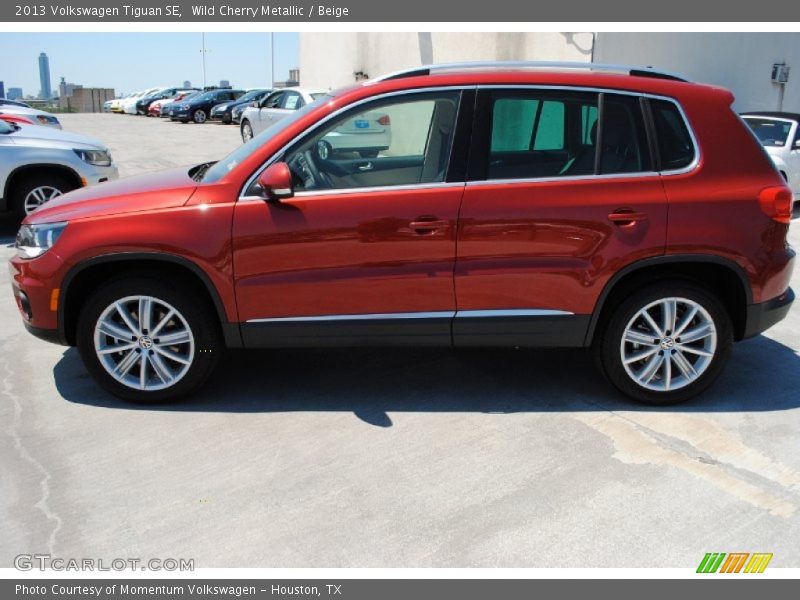 Wild Cherry Metallic / Beige 2013 Volkswagen Tiguan SE
