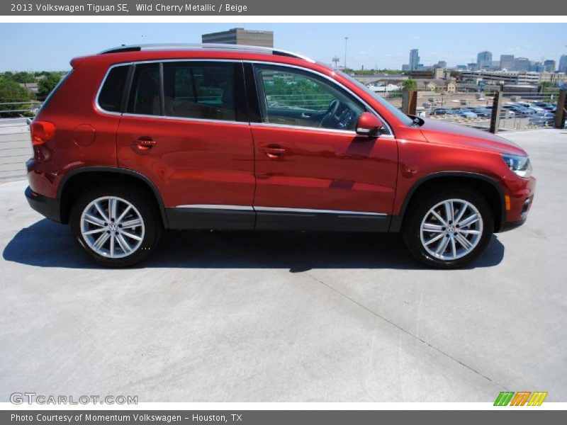 Wild Cherry Metallic / Beige 2013 Volkswagen Tiguan SE