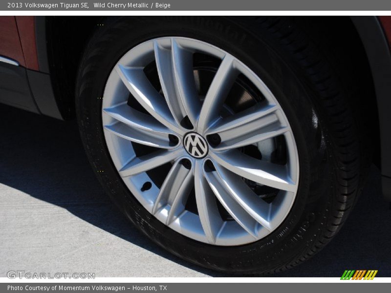 Wild Cherry Metallic / Beige 2013 Volkswagen Tiguan SE