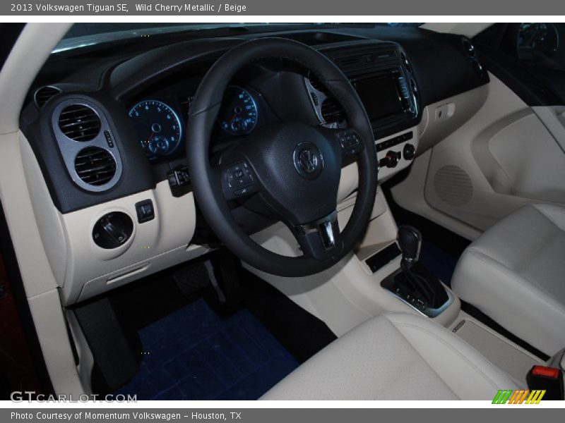 Wild Cherry Metallic / Beige 2013 Volkswagen Tiguan SE