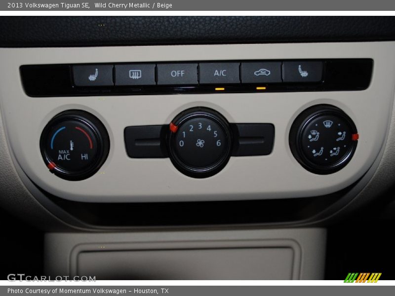 Wild Cherry Metallic / Beige 2013 Volkswagen Tiguan SE