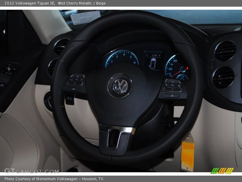 Wild Cherry Metallic / Beige 2013 Volkswagen Tiguan SE