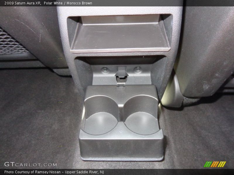 Polar White / Morocco Brown 2009 Saturn Aura XR