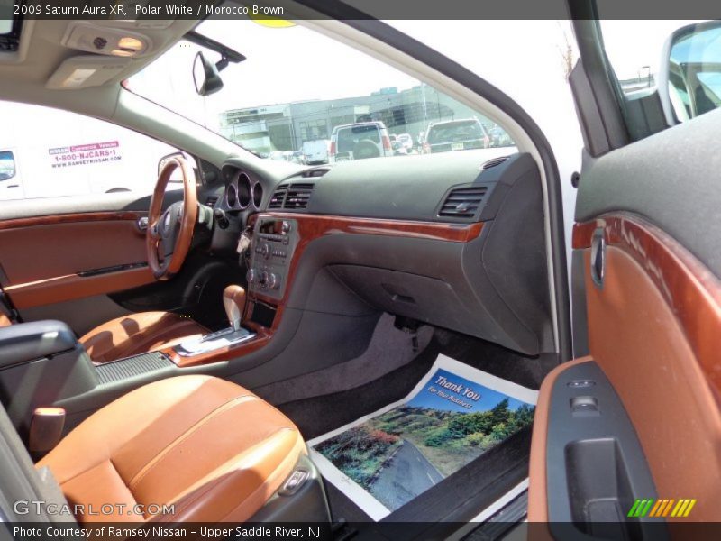 Polar White / Morocco Brown 2009 Saturn Aura XR