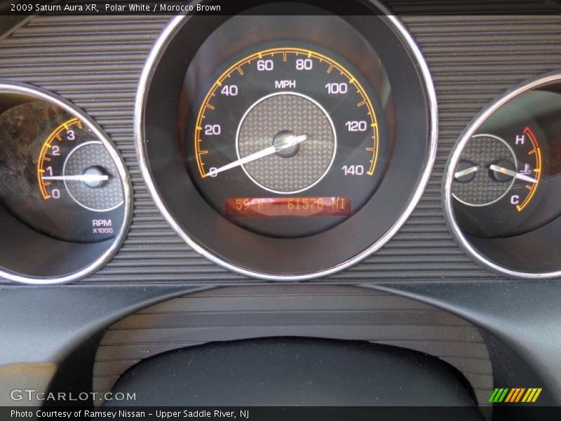 Polar White / Morocco Brown 2009 Saturn Aura XR