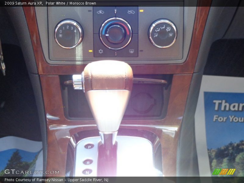 Polar White / Morocco Brown 2009 Saturn Aura XR