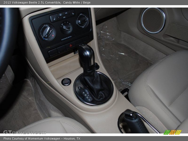 Candy White / Beige 2013 Volkswagen Beetle 2.5L Convertible