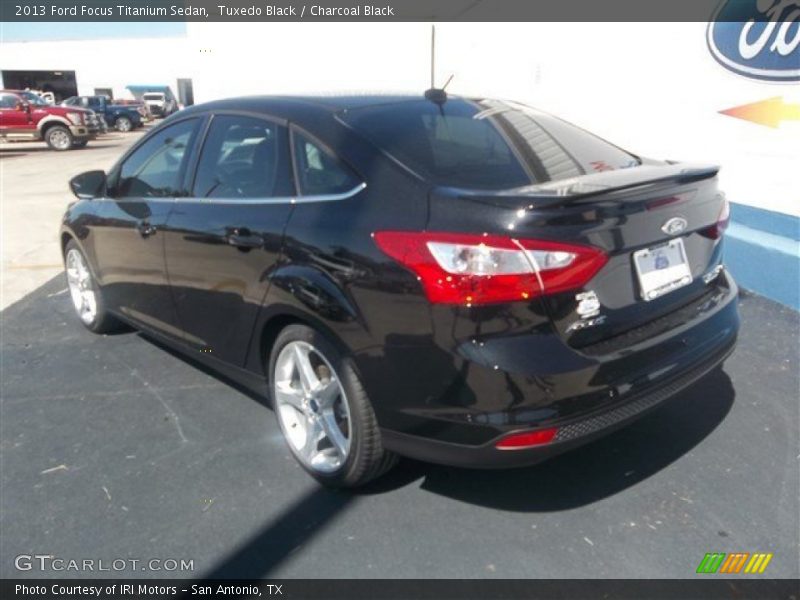 Tuxedo Black / Charcoal Black 2013 Ford Focus Titanium Sedan