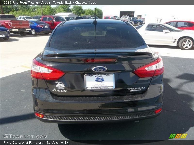 Tuxedo Black / Charcoal Black 2013 Ford Focus Titanium Sedan
