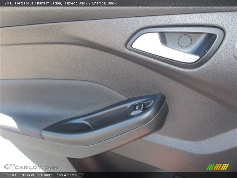 Tuxedo Black / Charcoal Black 2013 Ford Focus Titanium Sedan