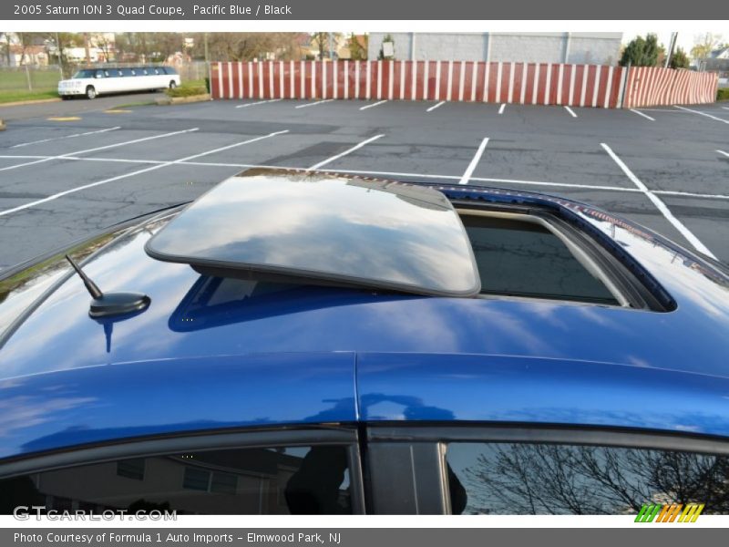 Sunroof of 2005 ION 3 Quad Coupe