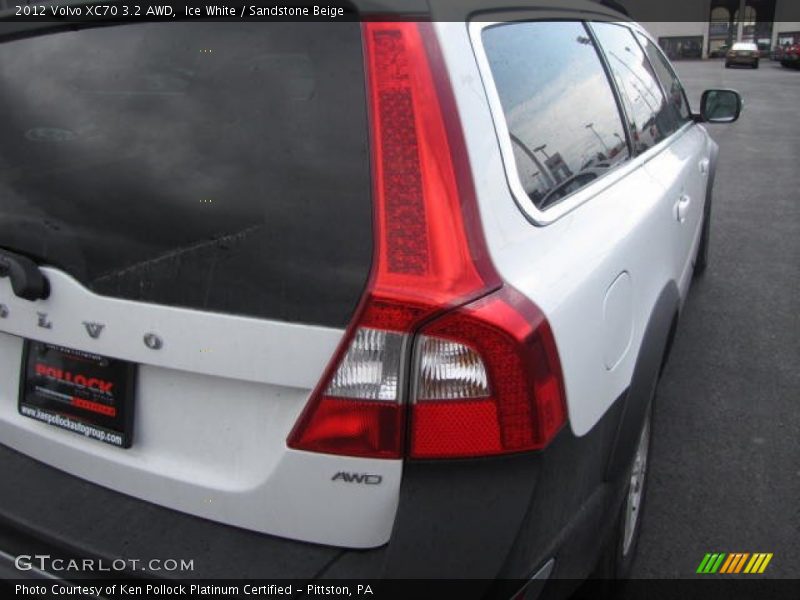Ice White / Sandstone Beige 2012 Volvo XC70 3.2 AWD