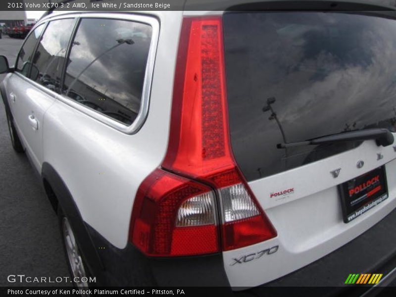 Ice White / Sandstone Beige 2012 Volvo XC70 3.2 AWD