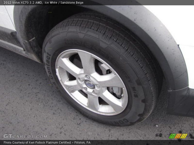 Ice White / Sandstone Beige 2012 Volvo XC70 3.2 AWD