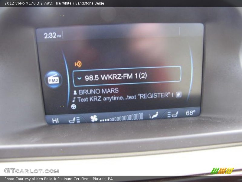 Ice White / Sandstone Beige 2012 Volvo XC70 3.2 AWD