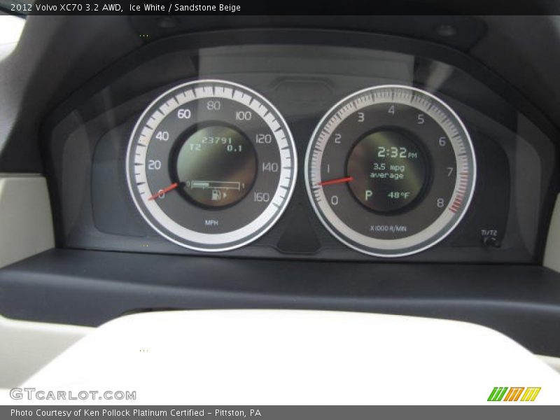 Ice White / Sandstone Beige 2012 Volvo XC70 3.2 AWD