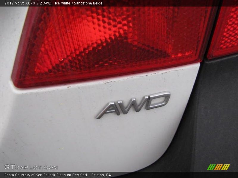 Ice White / Sandstone Beige 2012 Volvo XC70 3.2 AWD