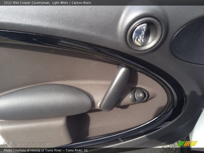 Light White / Carbon Black 2012 Mini Cooper Countryman