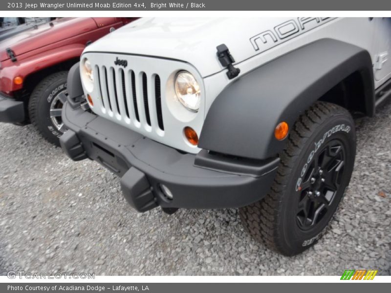 Bright White / Black 2013 Jeep Wrangler Unlimited Moab Edition 4x4