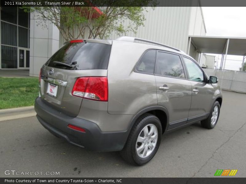 Titanium Silver / Black 2011 Kia Sorento LX