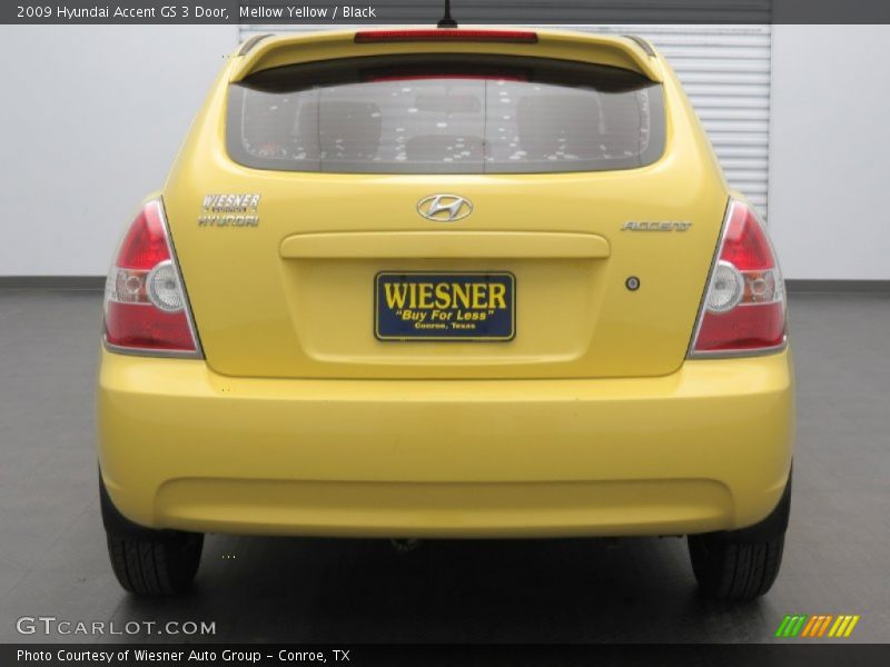 Mellow Yellow / Black 2009 Hyundai Accent GS 3 Door