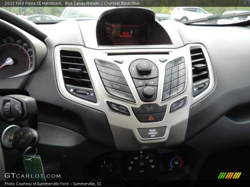 Blue Candy Metallic / Charcoal Black/Blue 2012 Ford Fiesta SE Hatchback
