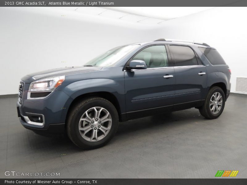 Front 3/4 View of 2013 Acadia SLT