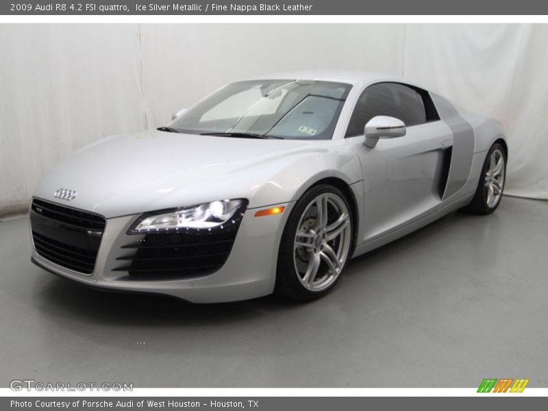 Front 3/4 View of 2009 R8 4.2 FSI quattro