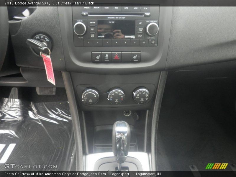 Blue Streak Pearl / Black 2013 Dodge Avenger SXT