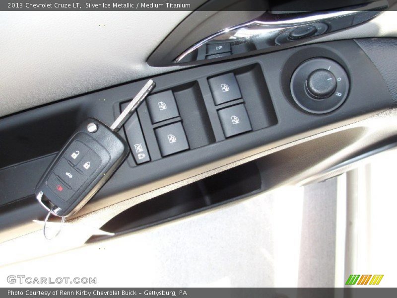 Silver Ice Metallic / Medium Titanium 2013 Chevrolet Cruze LT