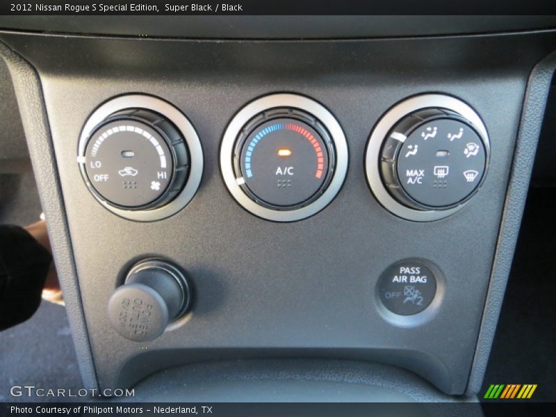 Super Black / Black 2012 Nissan Rogue S Special Edition