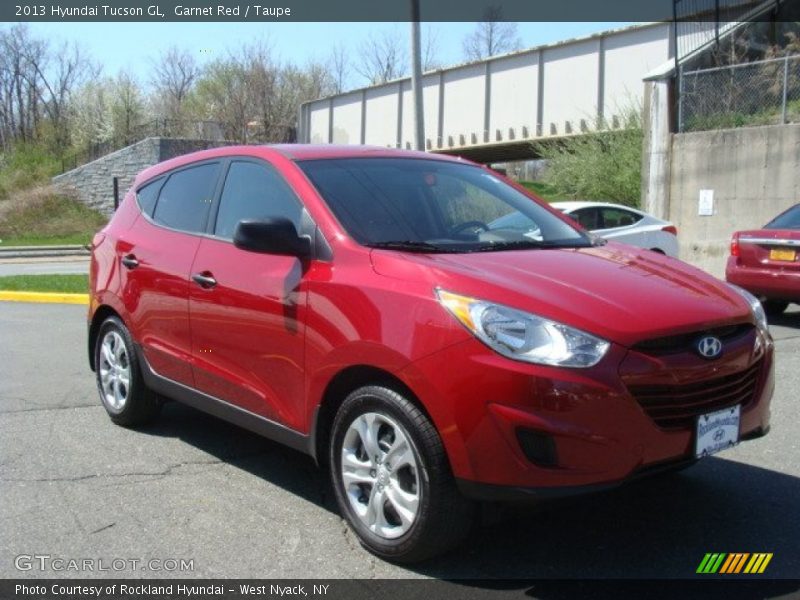 Garnet Red / Taupe 2013 Hyundai Tucson GL