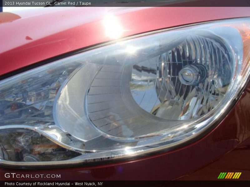 Garnet Red / Taupe 2013 Hyundai Tucson GL
