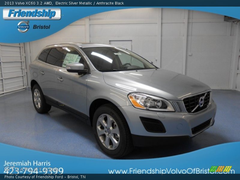 Electric Silver Metallic / Anthracite Black 2013 Volvo XC60 3.2 AWD