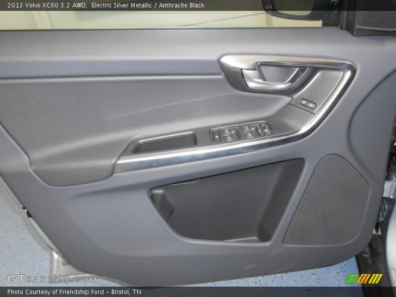 Electric Silver Metallic / Anthracite Black 2013 Volvo XC60 3.2 AWD