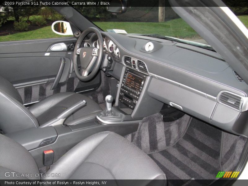 Dashboard of 2009 911 Turbo Cabriolet