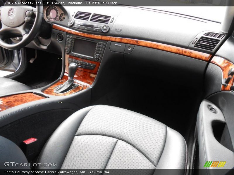 Dashboard of 2007 E 350 Sedan