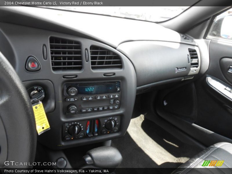 Victory Red / Ebony Black 2004 Chevrolet Monte Carlo LS